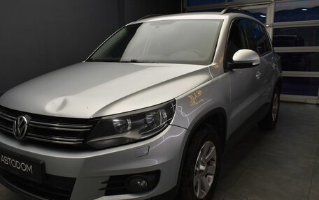 Volkswagen Tiguan I, 2013 год, 990 000 рублей, 2 фотография