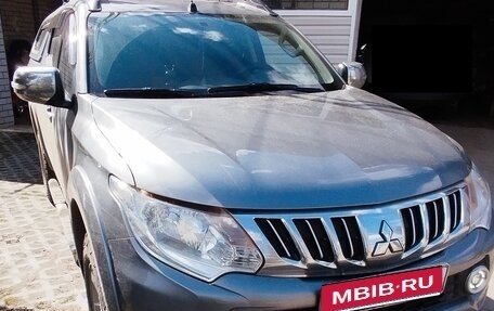 Mitsubishi L200 IV рестайлинг, 2015 год, 2 500 000 рублей, 1 фотография