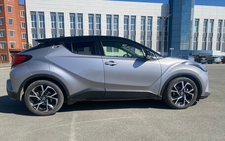 Toyota C-HR I рестайлинг, 2019 год, 1 880 000 рублей, 1 фотография