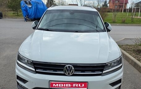 Volkswagen Tiguan II, 2020 год, 2 600 000 рублей, 1 фотография