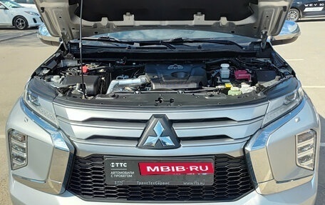 Mitsubishi Pajero Sport III рестайлинг, 2021 год, 3 990 000 рублей, 13 фотография