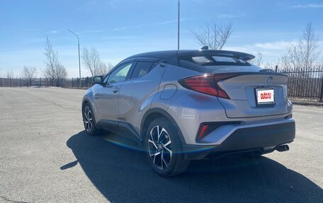 Toyota C-HR I рестайлинг, 2019 год, 1 880 000 рублей, 4 фотография
