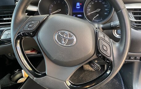 Toyota C-HR I рестайлинг, 2019 год, 1 880 000 рублей, 9 фотография