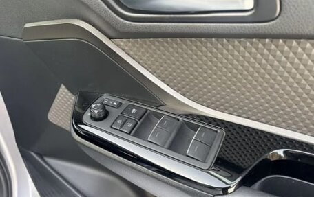 Toyota C-HR I рестайлинг, 2019 год, 1 880 000 рублей, 14 фотография