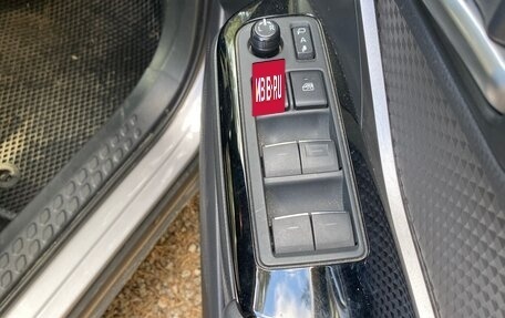 Toyota C-HR I рестайлинг, 2019 год, 1 880 000 рублей, 8 фотография