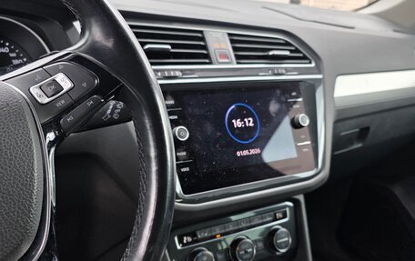 Volkswagen Tiguan II, 2020 год, 2 600 000 рублей, 3 фотография