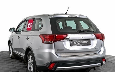 Mitsubishi Outlander III рестайлинг 3, 2016 год, 1 830 000 рублей, 7 фотография
