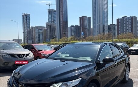 Toyota Camry, 2021 год, 2 650 000 рублей, 1 фотография