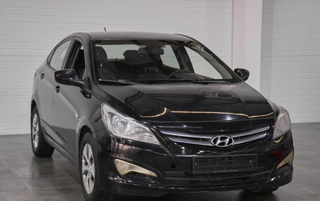 Hyundai Solaris II рестайлинг, 2015 год, 1 372 500 рублей, 1 фотография