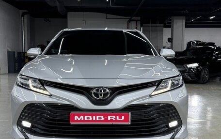 Toyota Camry, 2021 год, 2 950 000 рублей, 1 фотография