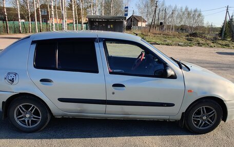 Renault Clio III, 2001 год, 160 000 рублей, 1 фотография