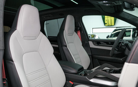 Porsche Cayenne III, 2025 год, 26 732 500 рублей, 2 фотография