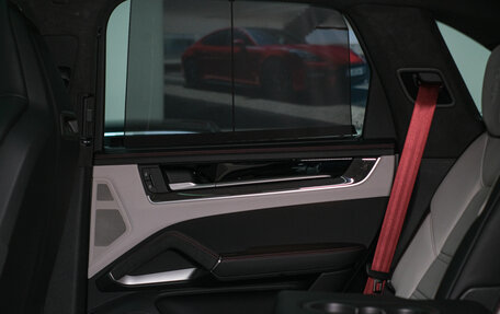 Porsche Cayenne III, 2025 год, 26 732 500 рублей, 28 фотография