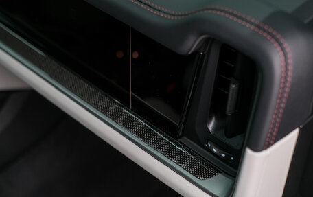 Porsche Cayenne III, 2025 год, 26 732 500 рублей, 35 фотография