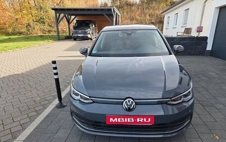 Volkswagen Golf VIII, 2023 год, 2 809 000 рублей, 2 фотография