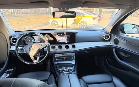 Mercedes-Benz E-Класс, 2018 год, 2 890 000 рублей, 6 фотография