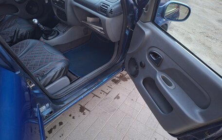 Renault Clio III, 2001 год, 200 000 рублей, 13 фотография