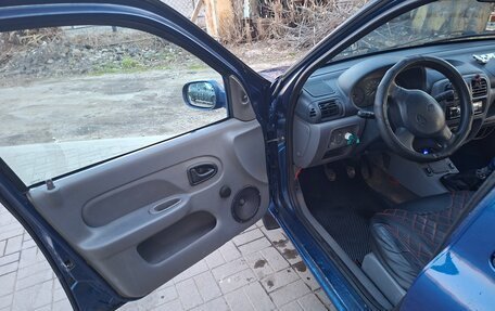 Renault Clio III, 2001 год, 200 000 рублей, 17 фотография