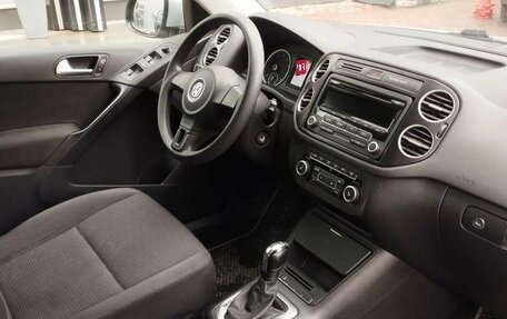 Volkswagen Tiguan I, 2012 год, 989 000 рублей, 26 фотография