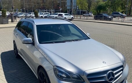 Mercedes-Benz E-Класс, 2013 год, 1 950 000 рублей, 2 фотография