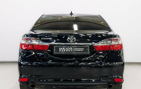 Toyota Camry, 2017 год, 2 320 000 рублей, 6 фотография