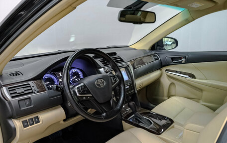 Toyota Camry, 2017 год, 2 320 000 рублей, 15 фотография