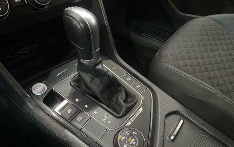 Volkswagen Tiguan II, 2019 год, 2 399 000 рублей, 14 фотография