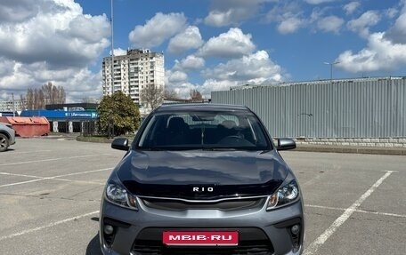 KIA Rio IV, 2018 год, 1 300 000 рублей, 1 фотография