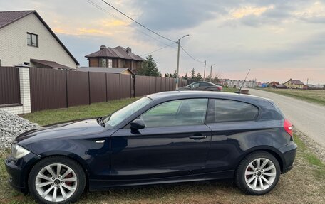 BMW 1 серия, 2007 год, 700 000 рублей, 2 фотография