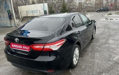 Toyota Camry, 2017 год, 2 050 000 рублей, 5 фотография