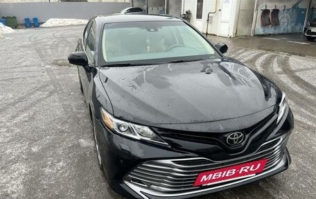 Toyota Camry, 2017 год, 2 050 000 рублей, 3 фотография
