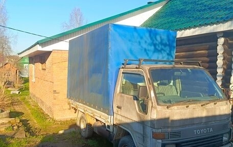 Toyota HiAce H100, 1996 год, 999 999 рублей, 3 фотография