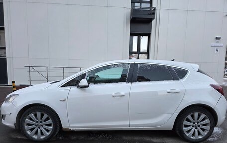 Opel Astra J, 2010 год, 530 000 рублей, 2 фотография