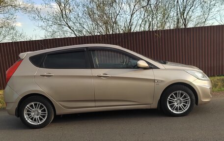 Hyundai Solaris II рестайлинг, 2013 год, 750 000 рублей, 2 фотография