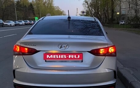 Hyundai Solaris II рестайлинг, 2021 год, 1 200 000 рублей, 2 фотография