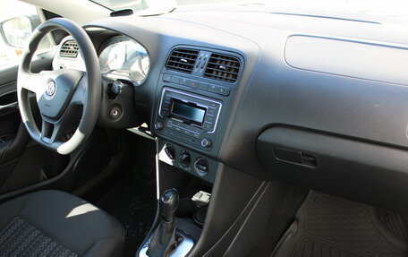 Volkswagen Polo VI (EU Market), 2018 год, 965 000 рублей, 11 фотография