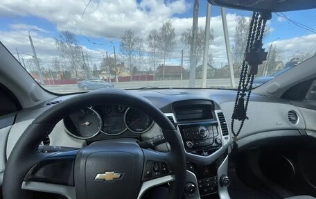 Chevrolet Cruze II, 2010 год, 590 000 рублей, 5 фотография