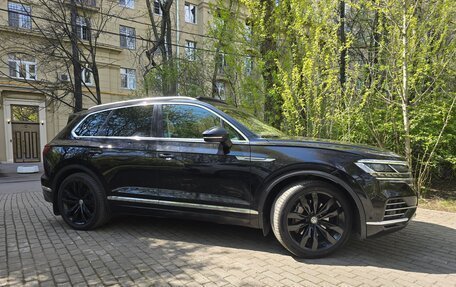 Volkswagen Touareg III, 2018 год, 4 150 000 рублей, 3 фотография