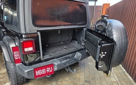 Jeep Wrangler, 2019 год, 3 050 000 рублей, 11 фотография