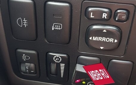 Toyota Land Cruiser Prado 120 рестайлинг, 2007 год, 2 000 000 рублей, 15 фотография