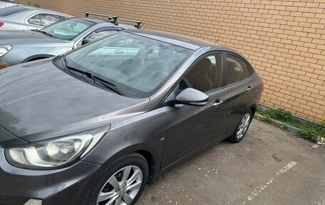 Hyundai Solaris II рестайлинг, 2011 год, 950 000 рублей, 2 фотография