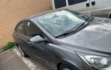 Hyundai Solaris II рестайлинг, 2011 год, 950 000 рублей, 5 фотография