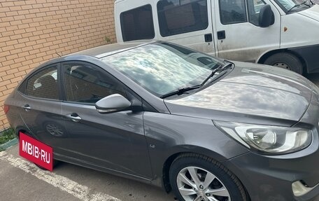 Hyundai Solaris II рестайлинг, 2011 год, 950 000 рублей, 3 фотография