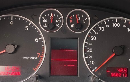 Audi A6, 2002 год, 520 000 рублей, 17 фотография