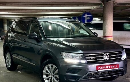 Volkswagen Tiguan II, 2017 год, 2 199 000 рублей, 2 фотография