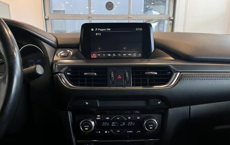 Mazda 6, 2016 год, 1 990 000 рублей, 13 фотография