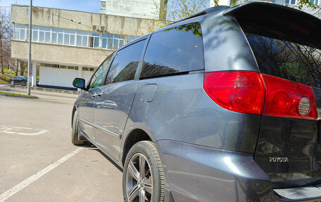 Toyota Sienna II рестайлинг, 2007 год, 1 750 000 рублей, 4 фотография