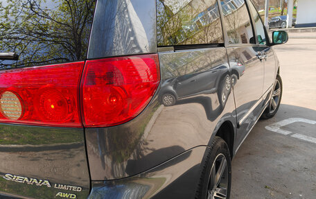 Toyota Sienna II рестайлинг, 2007 год, 1 750 000 рублей, 5 фотография