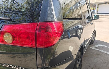 Toyota Sienna II рестайлинг, 2007 год, 1 750 000 рублей, 8 фотография