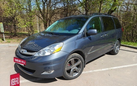 Toyota Sienna II рестайлинг, 2007 год, 1 750 000 рублей, 3 фотография